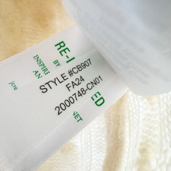 J. Crew Cashmere Cropped Cable-Knit V-Neck Sweater Long Sleeve Cream Size L NWT - Picture 11 of 12